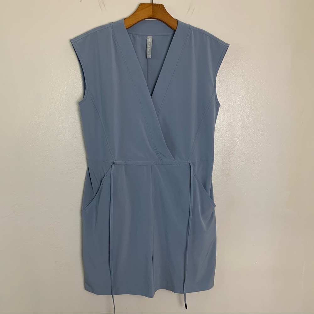 Athleta Marlow Romper Light Gray Blue Lightweight Athletic Sz XS